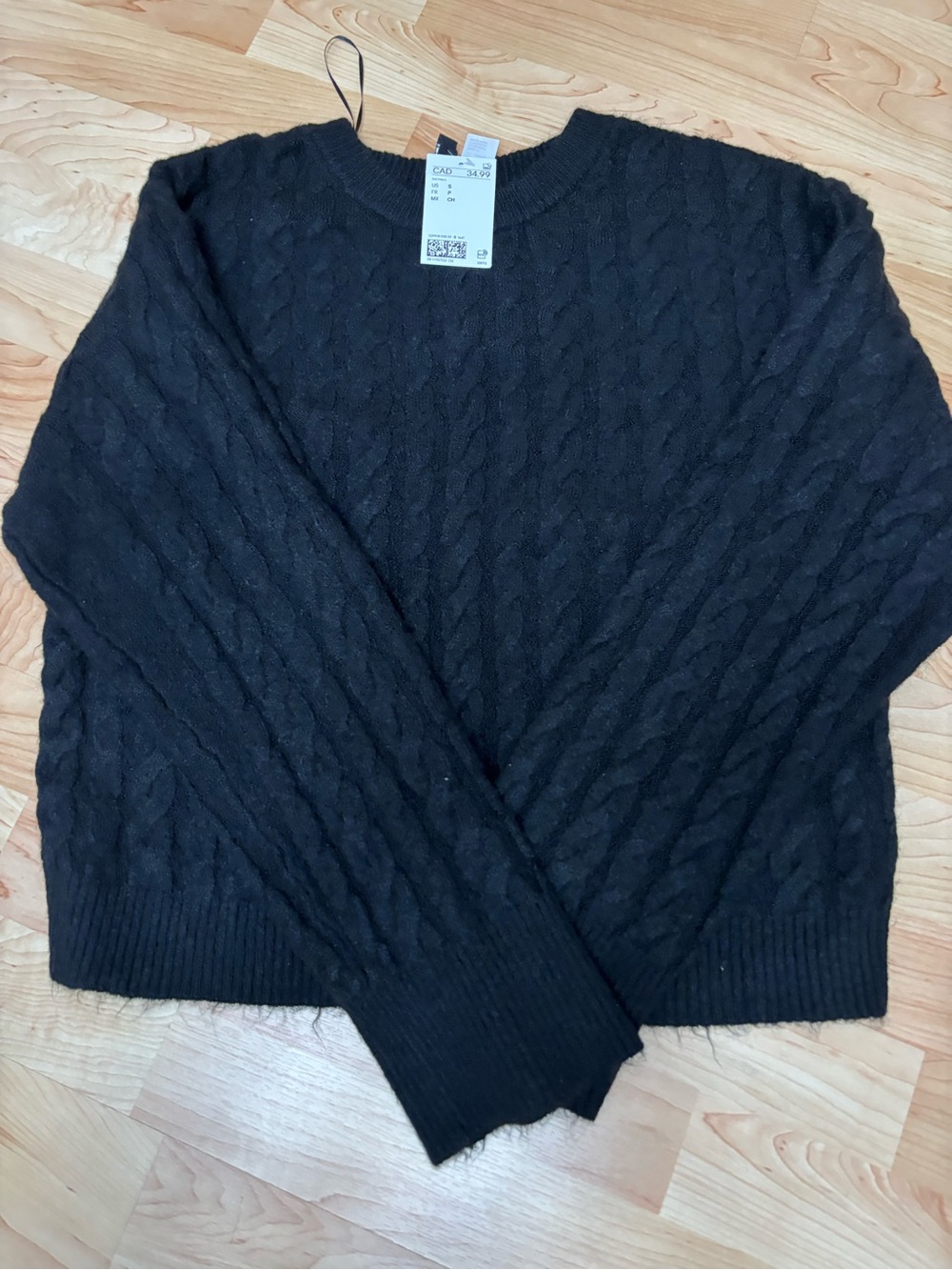 Women’s Black Cable-Knit Sweater -
